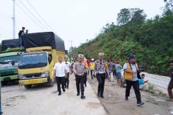Jalan Lintas Riau-Sumbar Masih Tutup
